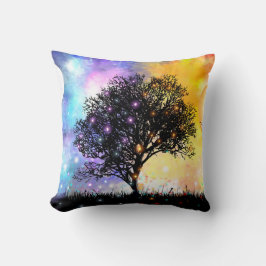 黒いシルエットの木で鮮やかな超現実的な夕日 クッション