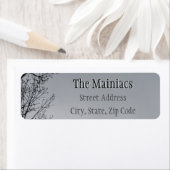黒いシルエットの木の枝 グレー 返送先住所ラベル ラベル (インサイチュ)