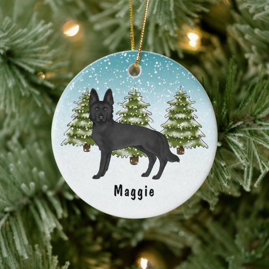 黒いジャーマンシェパードのクリスマス 冬の森 セラミックオーナメント (ツリー)