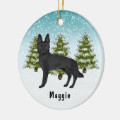 黒いジャーマンシェパードのクリスマス 冬の森 セラミックオーナメント (左)