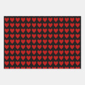 黒いソリッドの赤いハート ラッピングペーパーシート (正面)