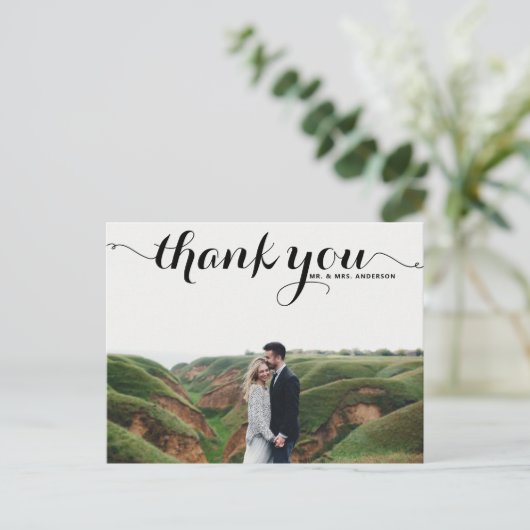 黒いタイポグラフィの原稿の結婚式は郵便はがき感謝していしています ポストカード (スタンド正面)