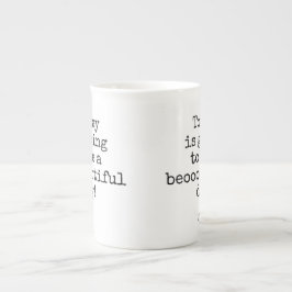 黒いタイポグラフィフレーズ美しい日 ボーンチャイナマグカップ