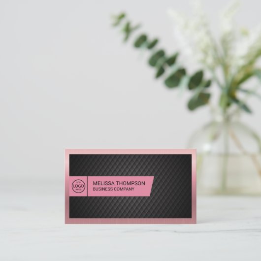 黒いタイルの背景 |メタリックピンク縁ど 名刺 (スタンド正面)