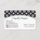 黒いタイル張りのアーチ上の対称な白い花のパターン 名刺 (裏面)