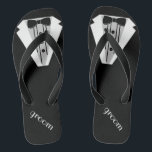 黒いタキシードの双安定回路|の新郎のビーチ結婚式のタキシード ビーチサンダル<br><div class="desc">あなたのビーチまたはプールサイドの結婚式への完全なtouch。 白黒フォーマルなタキシードのイメージの黒いビーチサンダル。 あなたの新郎はこれらの流行の"タキシードフリップフロップサンダル"のとのスタイルで加えます花嫁のための一致の婚礼衣裳のスタイルを結婚します! www.zazzle.com/hungaricanprincess*で私の店を"Hungaricanのプリンセスの™"訪問して下さい。 私の"ビーチサンダル"部の部門を見て下さい。</div>