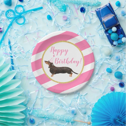 黒いタンのダックスフントのピンクの女の子の誕生日 ペーパープレート (パーティー)