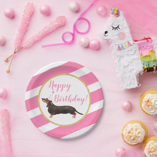 黒いタンのダックスフントのピンクの女の子の誕生日 ペーパープレート (パーティー)