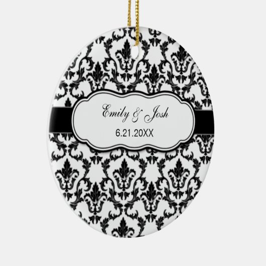 黒いダマスク織のオーナメントを個人化して下さい セラミックオーナメント (右)