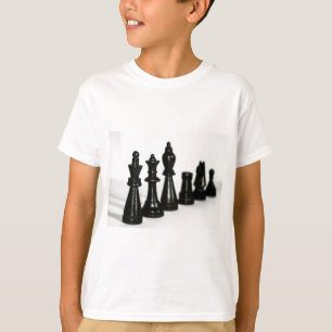 黒いチェスの姿は見通しを継ぎ合わせます Tシャツ
