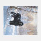 黒いテリアロシアのが雪のクリスマスを許した フリースブランケット (正面(横))