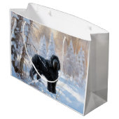 黒いテリアロシアのが雪のクリスマスを許した ラージペーパーバッグ (裏面アングル)