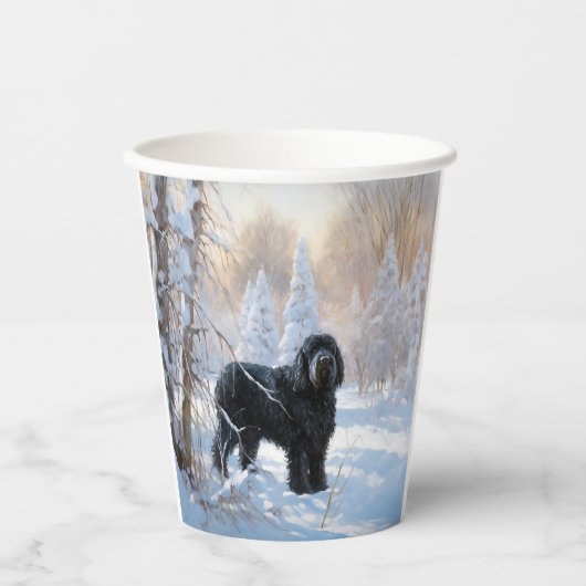 黒いテリアロシアのが雪のクリスマスを許した 紙コップ (正面)