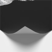 黒いデザインの白い尾シカの木びき台 ラッピングペーパー (角)