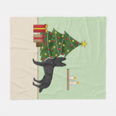 黒いドイツの羊飼いとフェスティバルクリスマスツリー フリースブランケット (正面(横))