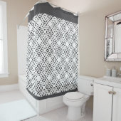 黒いドットで作られた幾何学的な4つのローブのパターン シャワーカーテン (インサイチュ)