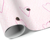 黒いドット上のピンクのハート ラッピングペーパー (ロールコーナー)