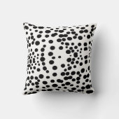 黒いドット白の背景ダルマチアの犬の牛 クッション (裏面)