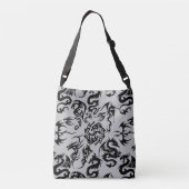 黒いドラゴンズのパターンの輪郭.bグレーBG クロスボディバッグ (裏面)