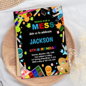 黒いドレスで招待状を混ぜ絵を描る 招待状