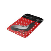 黒いハイヒールの赤く白い水玉模様パターン バスマット (アングル)