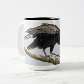 黒いハゲタカの大きいマグ ツートーンマグカップ (正面左)