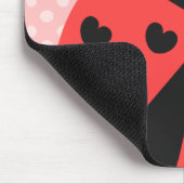 黒いハートおよびピンクの水玉模様を持つかわいいてんとう虫 マウスパッド (コーナー)