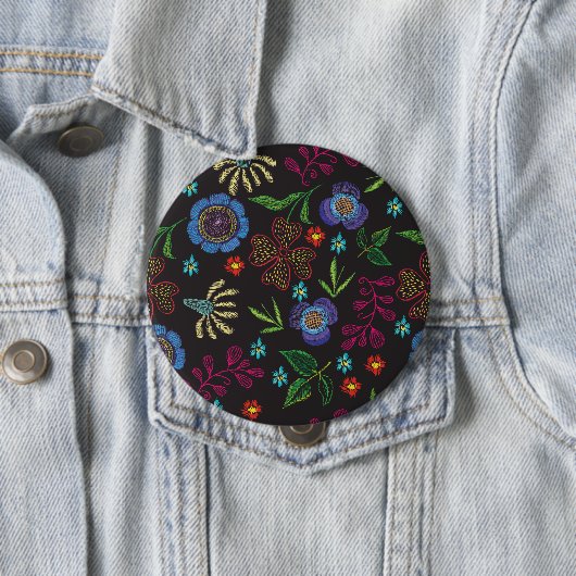 黒いバックグロに花が付いた刺繍のブローチ 缶バッジ (インサイチュ)