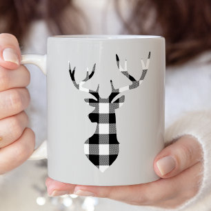 黒いバッファローの格子縞のクリスマスのシカのシルエット ツートーンマグカップ