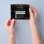 黒いバラ金ゴールドは予算の結婚式RSVP チラシ (手)