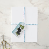 黒いパグかわいい漫画の犬の雪の冬の森 ギフトタグ (より糸つき)