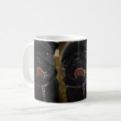 黒いパグなめし コーヒーマグカップ (正面左)