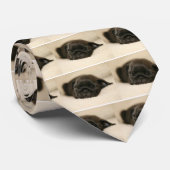 黒いパグの子犬の睡眠 ネクタイ (ロール)