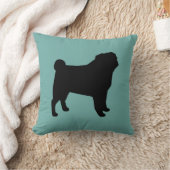 黒いパグシルエット | ドッグラバーティール（緑がかった色） クッション (ブランケット)