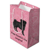 黒いパグ犬の漫画のモップ愛ハートパターンピンク ミディアムペーパーバッグ (裏面アングル)