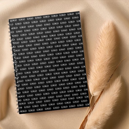 黒いパタカスタムーンにホワイトビジネスロゴ ノートブック