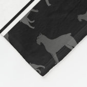 黒いパーソナライズされたGiant Schnauzer dogsと名前を付ける フリースブランケット (角)