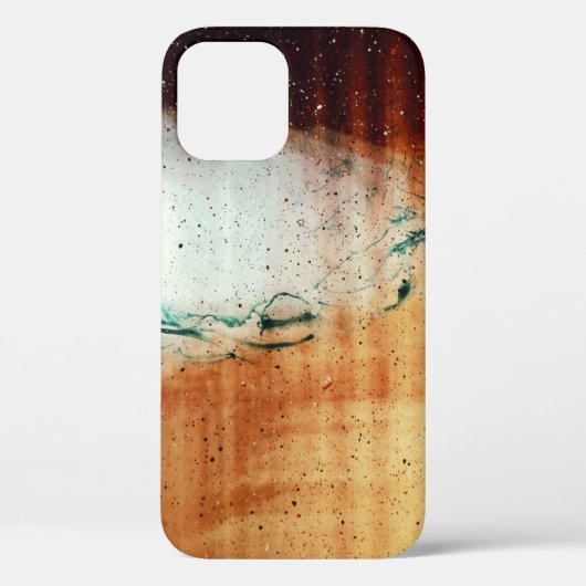 黒いビーチサンダルの人が茶色の砂の上に立つ Case-Mate iPhoneケース (裏面)