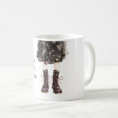 黒いピンクの花のスカートブーツ コーヒーマグカップ (正面右)