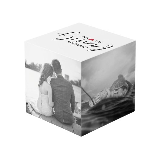 黒いファミリ名のセット。年の赤いハート家族の写真 フォトキューブ (裏面アングル)