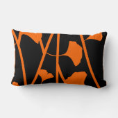 黒いフローラデザインと選択したアクセント色 ランバークッション (裏面)