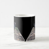 黒いフワフワの雄鶏 コーヒーマグカップ (中央)