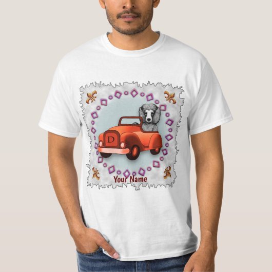 黒いプードルが車を運転する Tシャツ (正面)