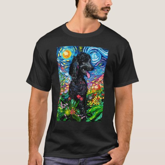 黒いプードルの星空の夜のフラワーガーデンの犬のアート Tシャツ (正面)