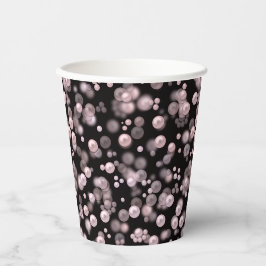 黒いベルフにピンクと白の真珠の散乱 紙コップ (正面)
