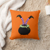黒いポットのハロウィンの魔法使いの足 クッション (ブランケット)