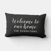 黒いモダンウェルカムホームカスタム姓 アウトドアクッション (裏面)