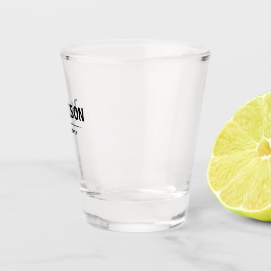 黒いモダンシンプル名パーソナライズされたGroomsmen ショットグラス (右)