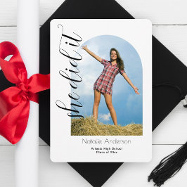 黒いモダン彼女はアーチの写真をした 案内状