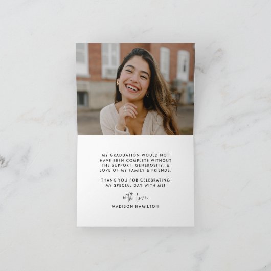 黒いモダン波状フレーム写真の卒業 サンキューカード (内部)